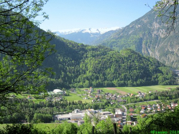Bings, hinten das Montafon