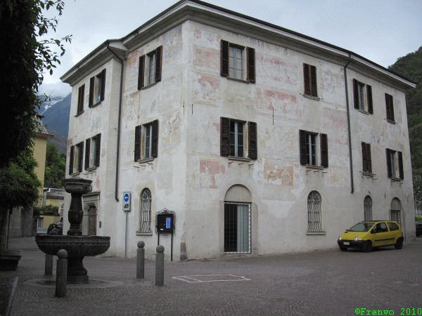 Haus mit alten Fresken