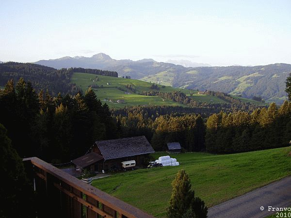 Traum-Blick und dazu ein Viertel Rotwein!