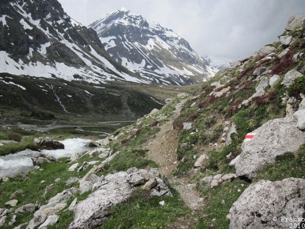 Bergweg an der jungen Julia