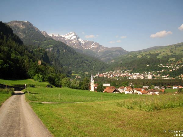 Sils, dahinter Thusis