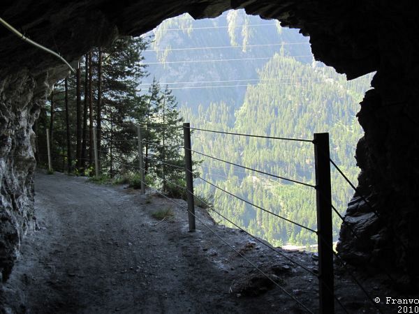 Durch den Tunnel