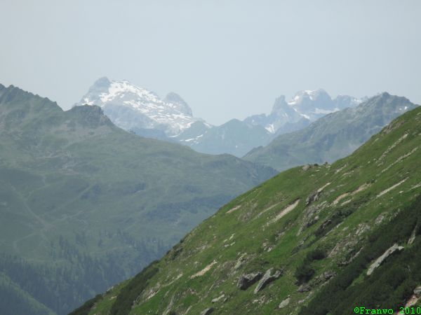 in der Ferne l.Sulzfluh, re. Drei T�rme (Gauertal)