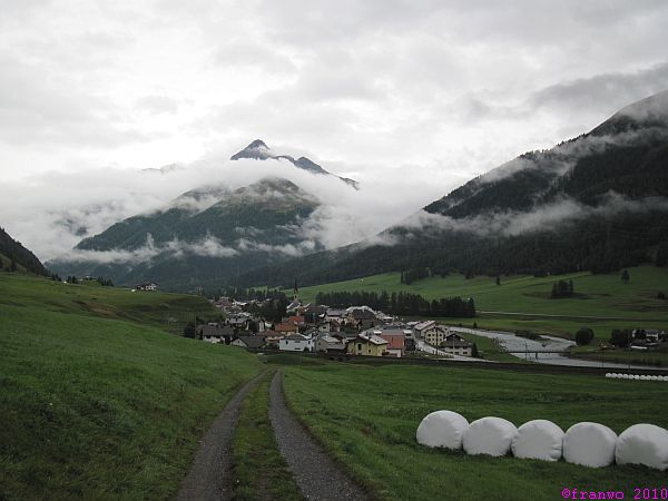 Die Berge hüllen sich ein