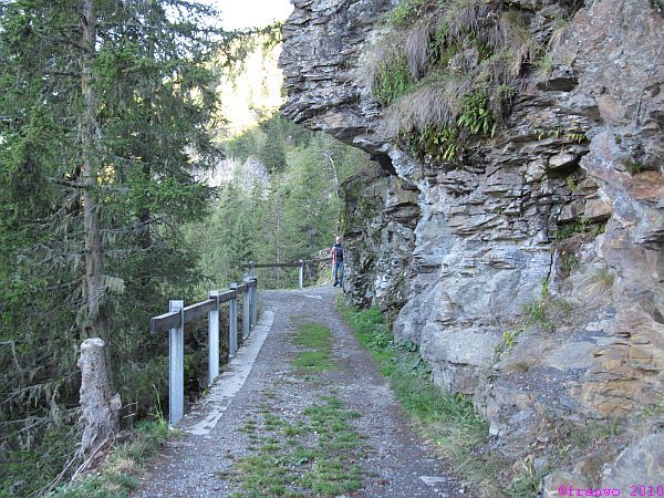 Güterweg aus dem Fels gehauen